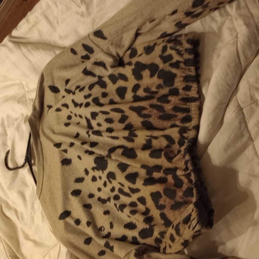 Gaze woman's blouson leopard print long sleeve top, size medium, leopard print - Picture 6 of 7